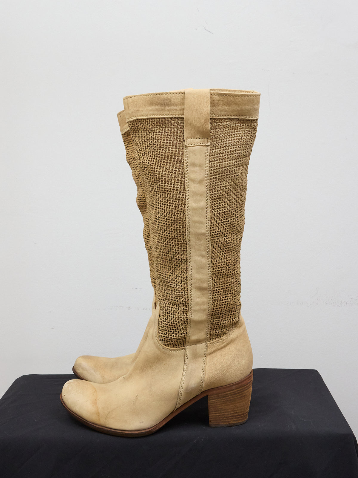 Vero Cuoio Tan Knee High Boots