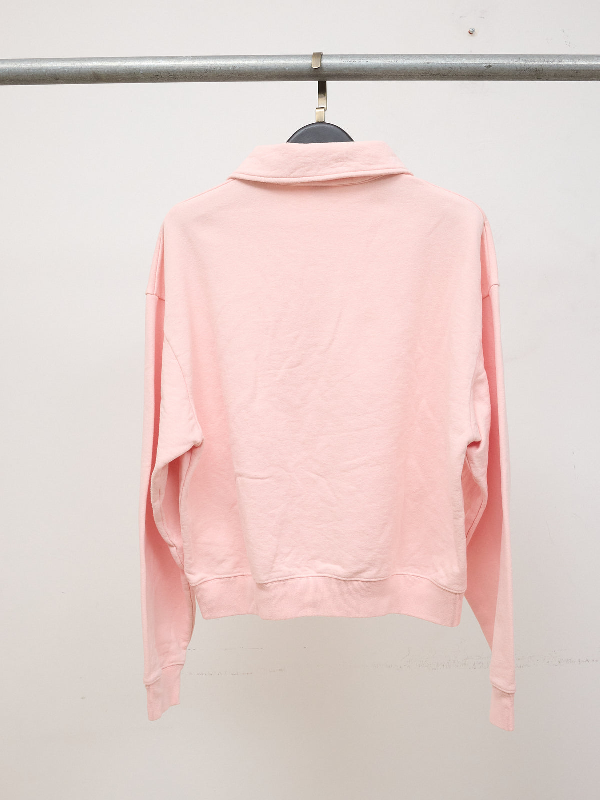 Sporty & Rich Rizzoli Cropped Cotton Polo Sweatshirt in Pink