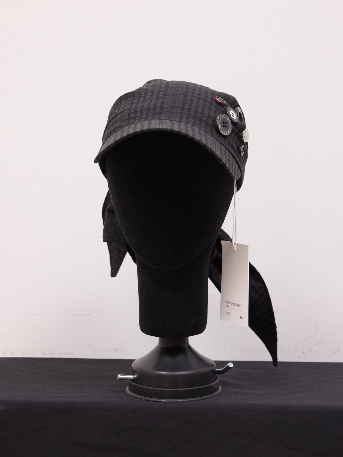 SIO Button Scarf Cap