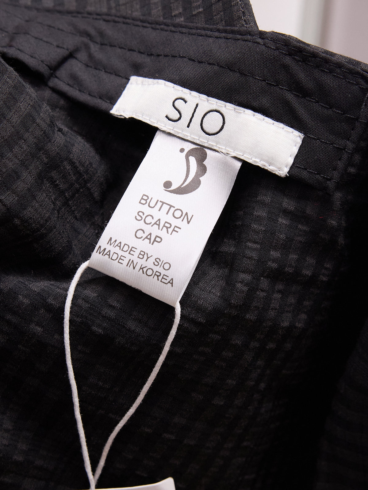 SIO Button Scarf Cap