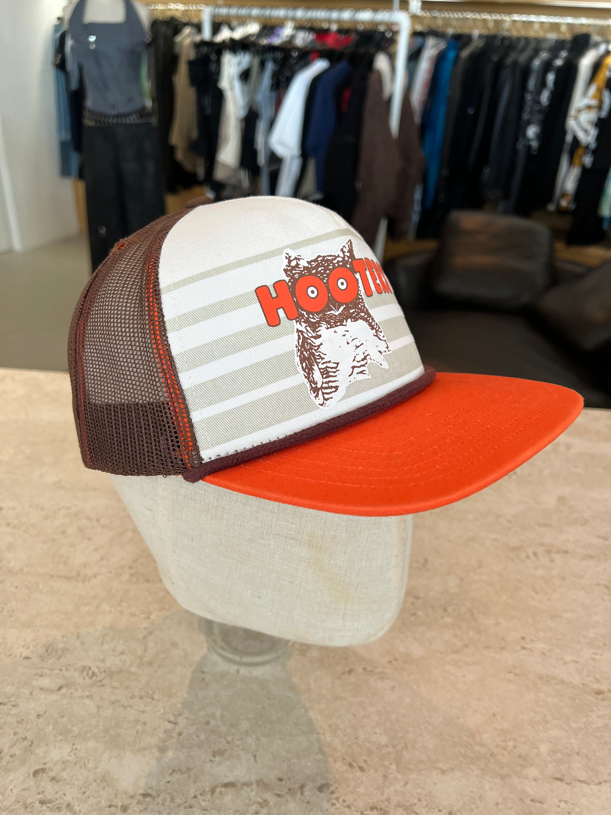 Vintage Hooters Logo Retro Mesh Trucker Cap -