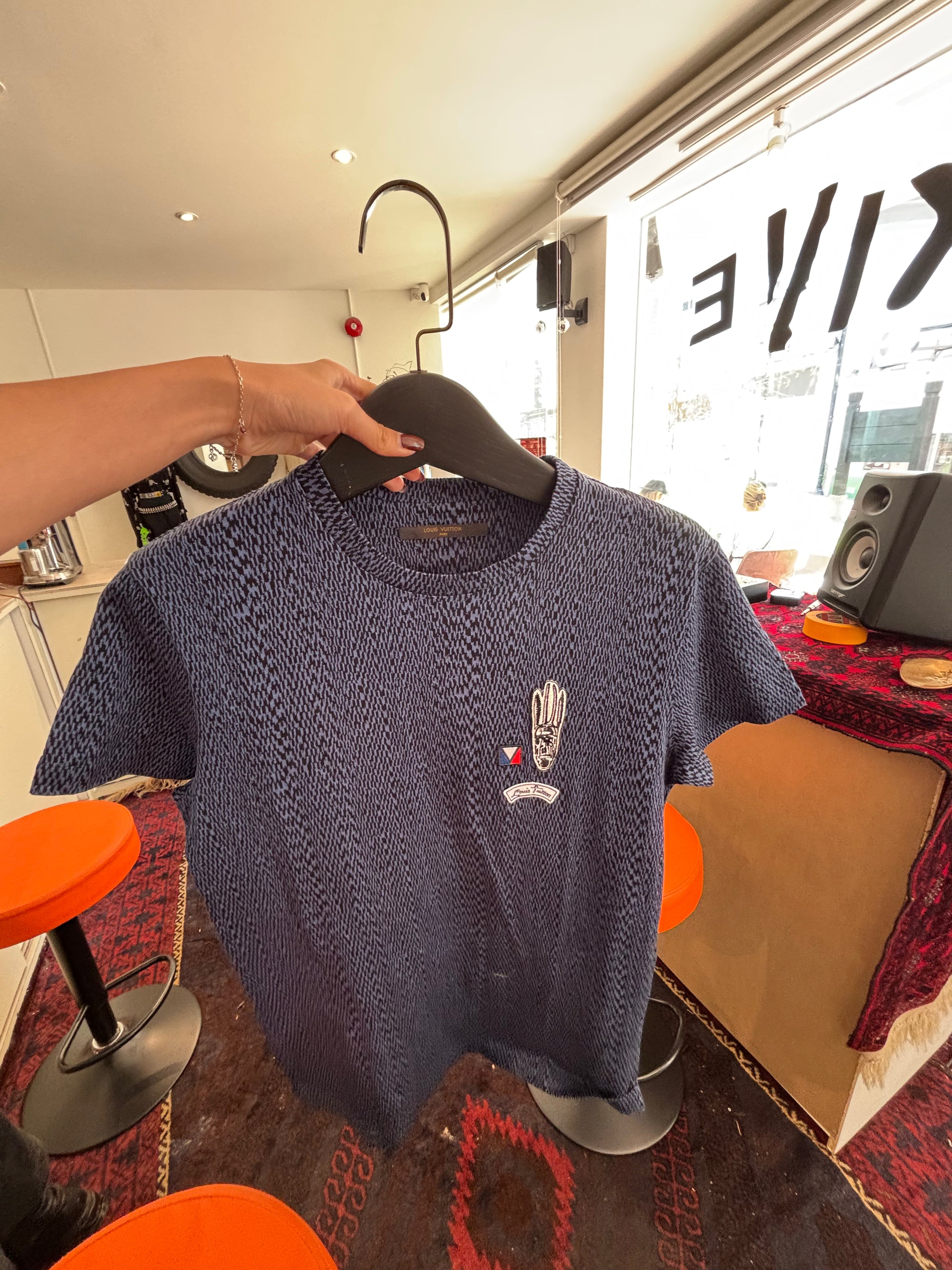 LOUIS VUITTON BLUE TOP PATTERNED PATCH LOGOS