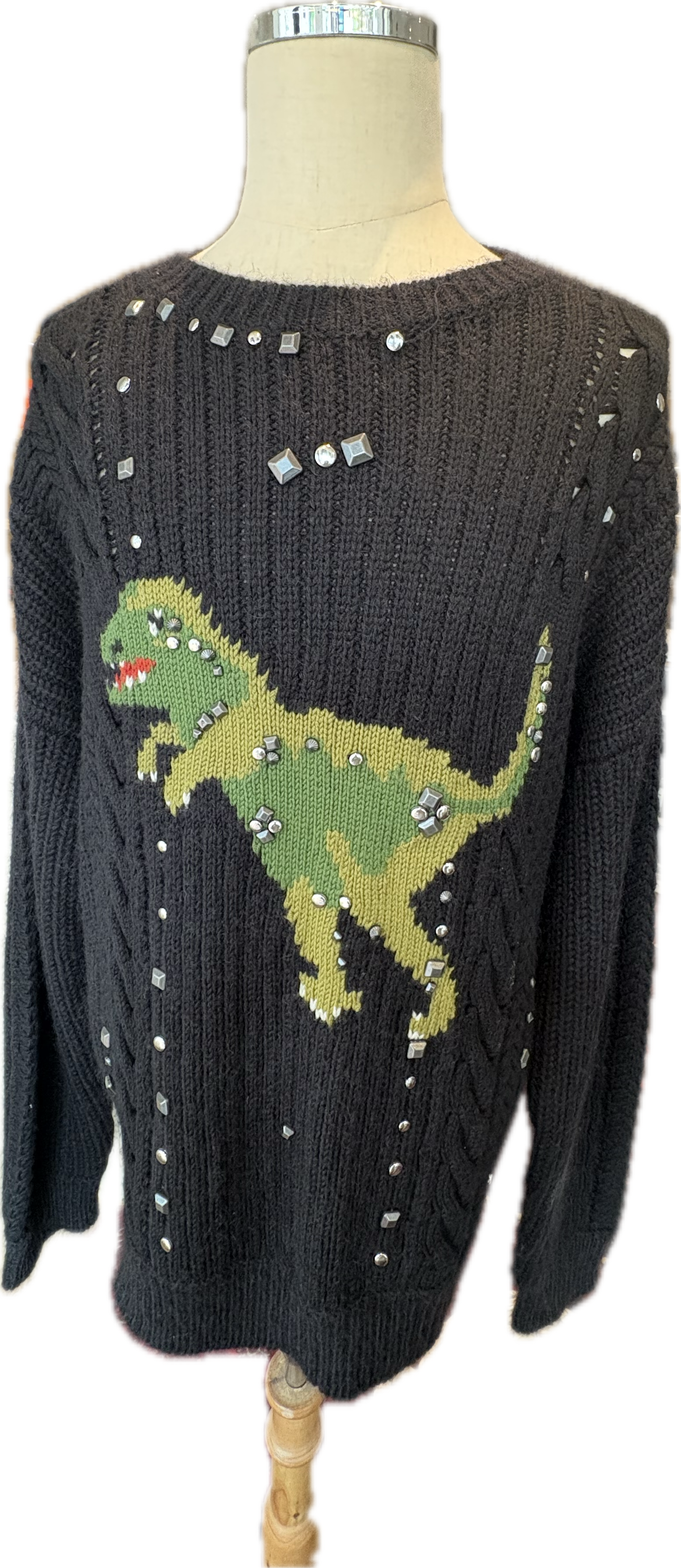 DRAGON STUDDED KNIT